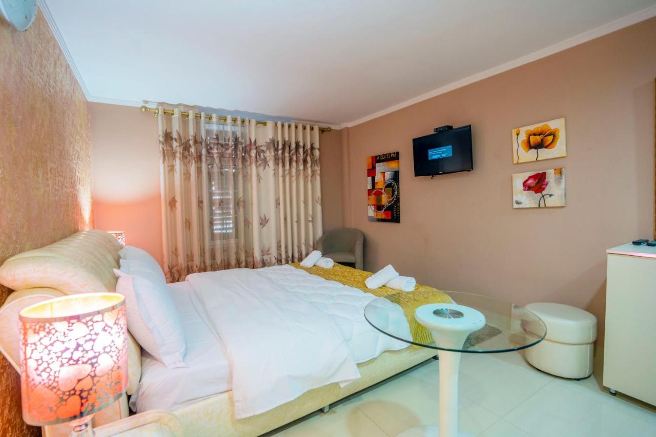 Zobo Hotel Shkodër Dış mekan fotoğraf