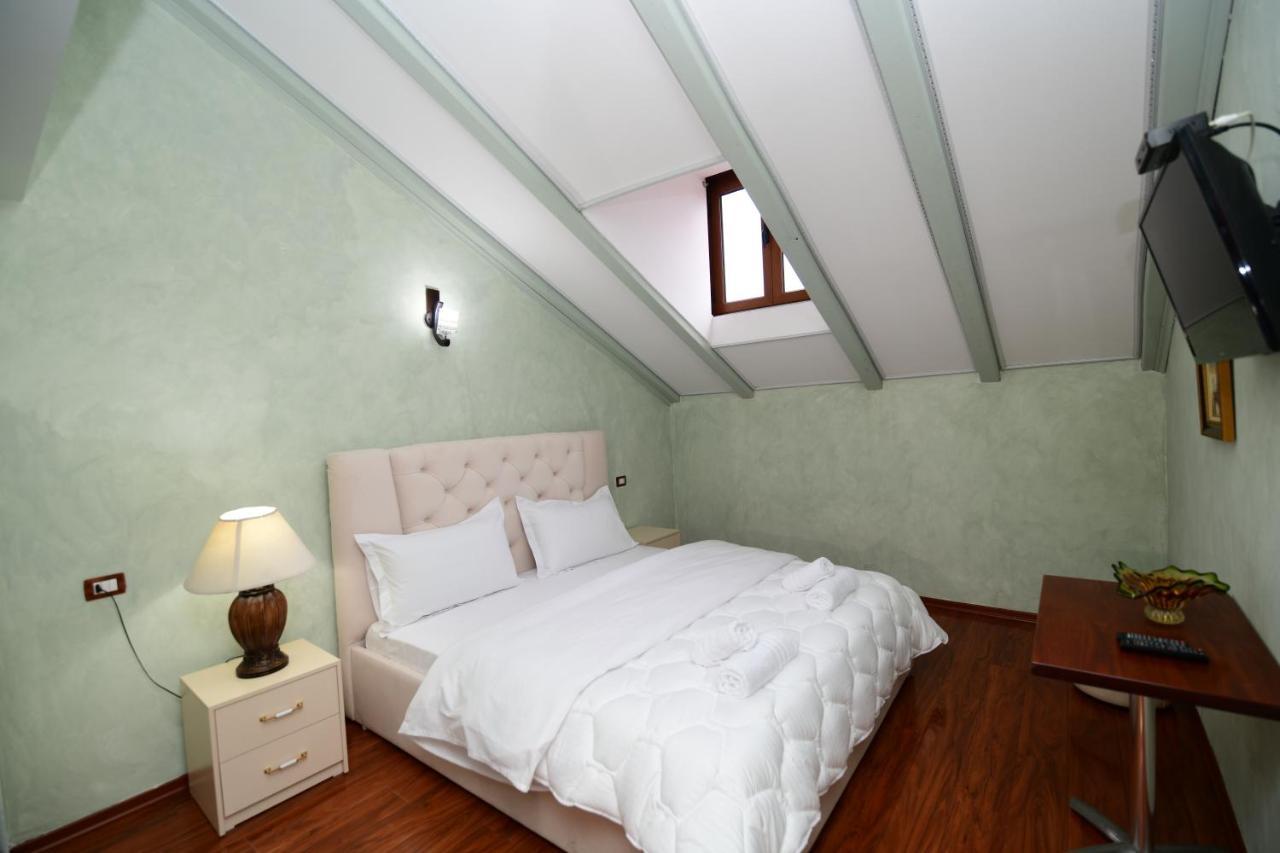 Zobo Hotel Shkodër Dış mekan fotoğraf