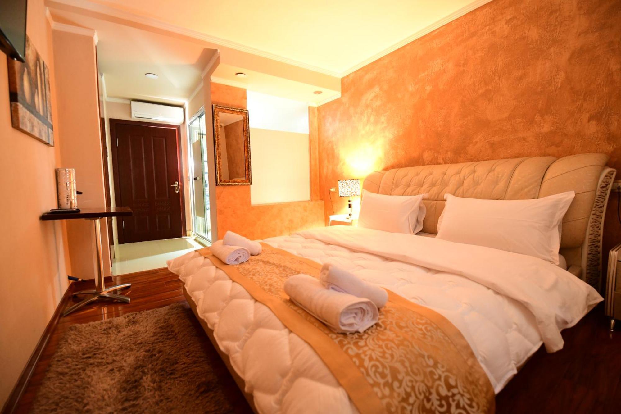 Zobo Hotel Shkodër Dış mekan fotoğraf